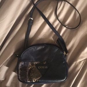 Guess crossbody purse